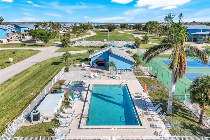 Birds eye view of property