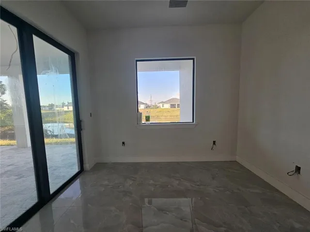 31 NW 19th  TER, Cape Coral, FL 33993