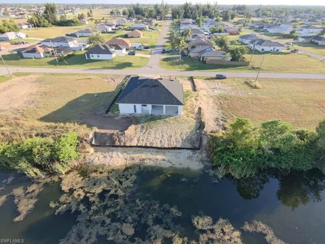 31 NW 19th  TER, Cape Coral, FL 33993
