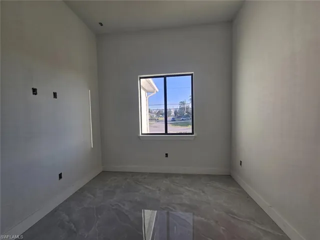 31 NW 19th  TER, Cape Coral, FL 33993
