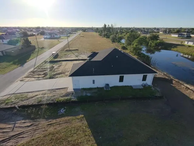 31 NW 19th  TER, Cape Coral, FL 33993