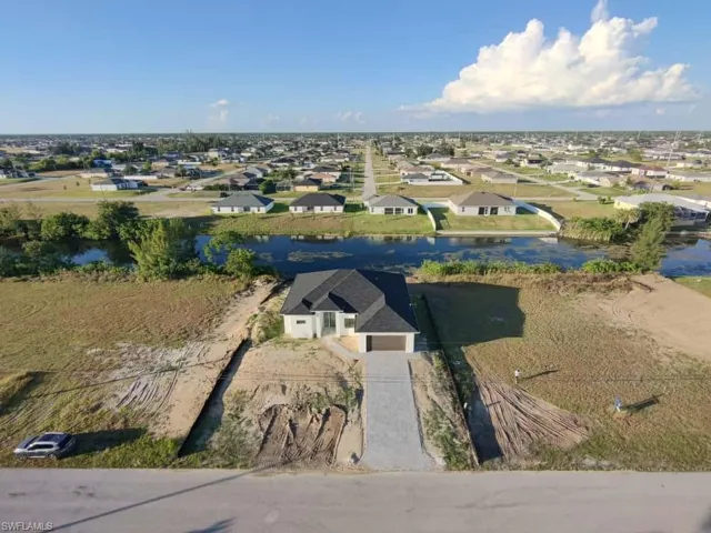 31 NW 19th  TER, Cape Coral, FL 33993