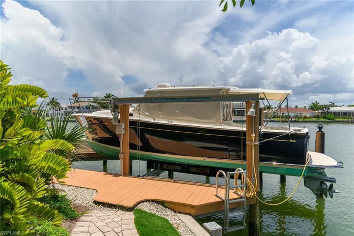 Dock