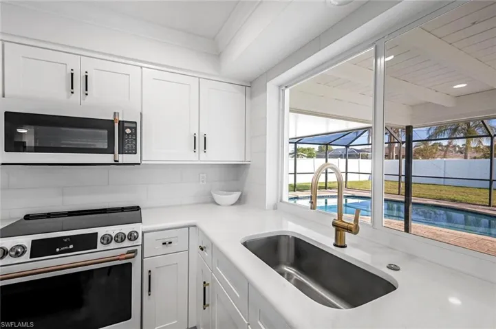 240 SE 43rd  TER, Cape Coral, FL 33904