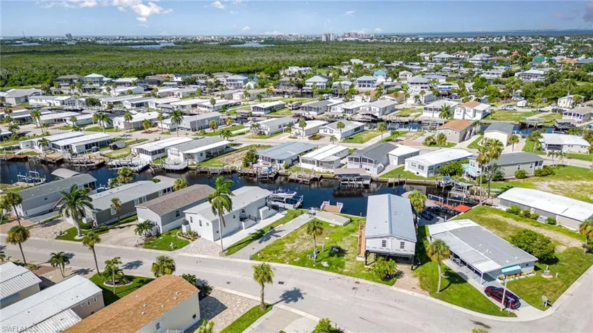 Birds eye view of property