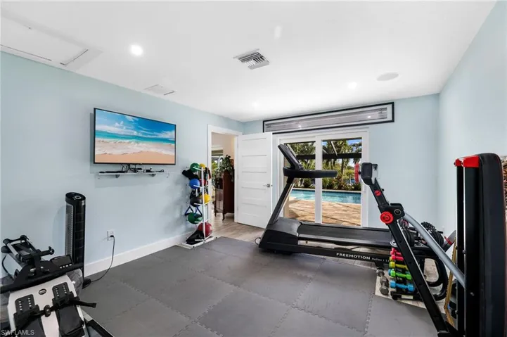 ADA APPROVED could be a Master bedroom