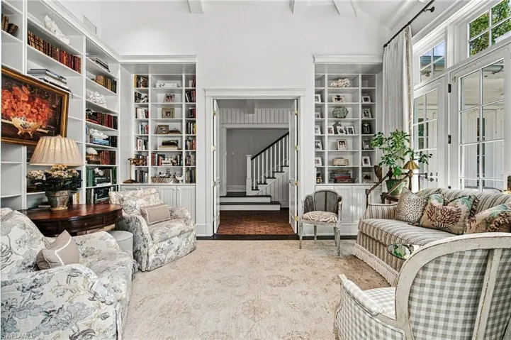 1800 Gordon Dr, Naples, Florida 34102