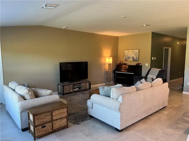 Spacious living room!