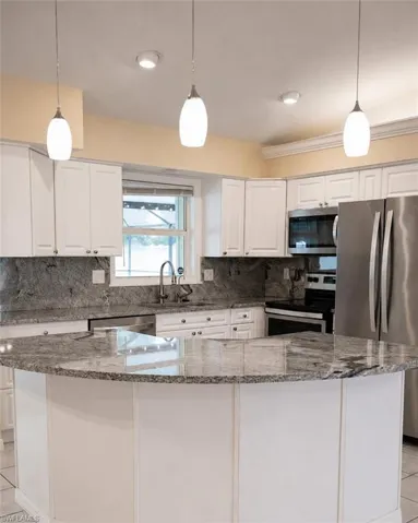 1422 Se 18th St, Cape Coral, Florida 33990