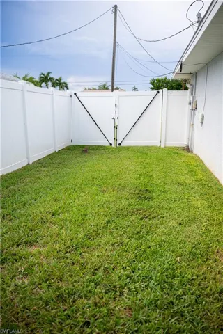1422 Se 18th St, Cape Coral, Florida 33990