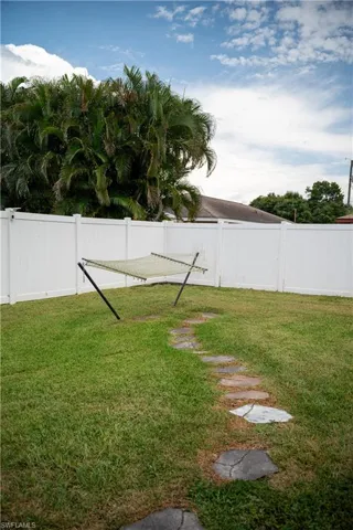 1422 Se 18th St, Cape Coral, Florida 33990