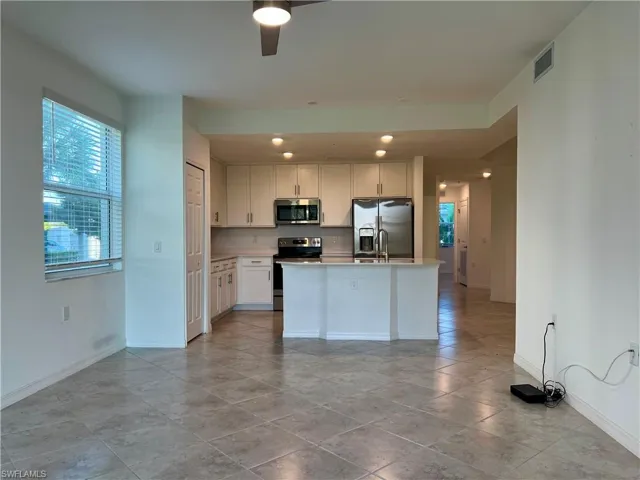 Kitchen & living area