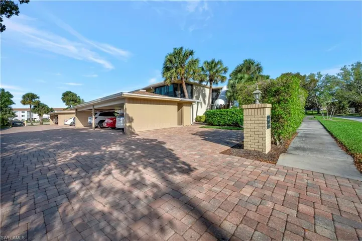 3101  Riviera  DR, Naples, FL 34103
