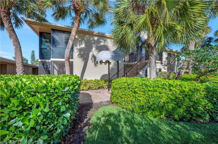 3101  Riviera  DR, Naples, FL 34103