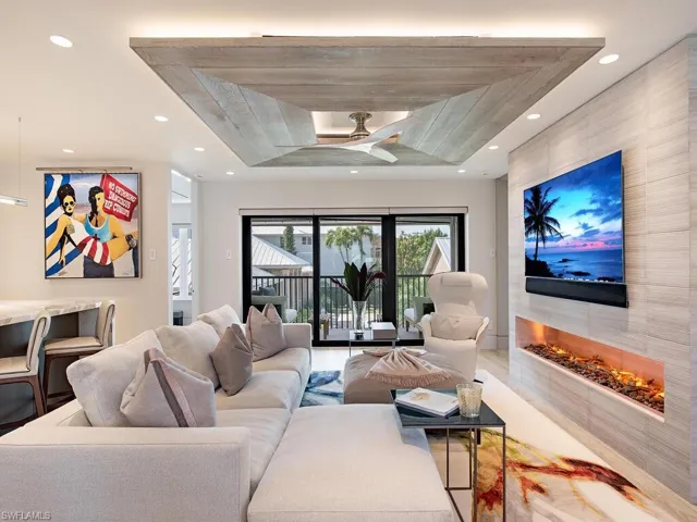Minotti sofa and Jouri daydreamer chair
