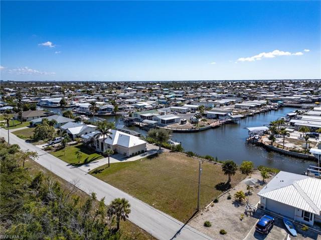 3881 Galt Island AVE, ST. JAMES CITY FL 33956