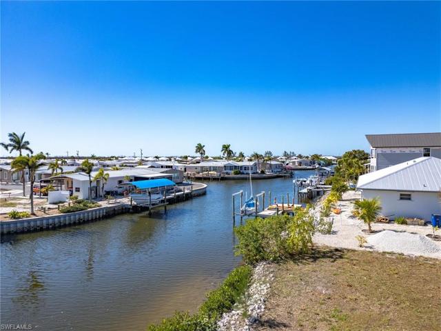 3881 Galt Island AVE, ST. JAMES CITY FL 33956