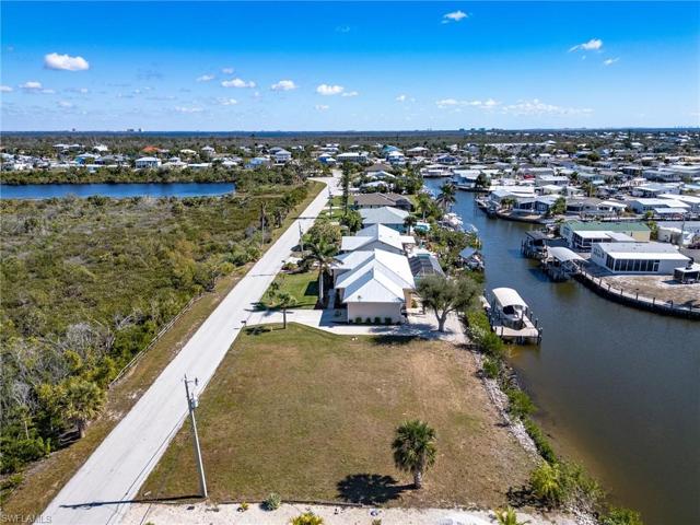 3881 Galt Island AVE, ST. JAMES CITY FL 33956