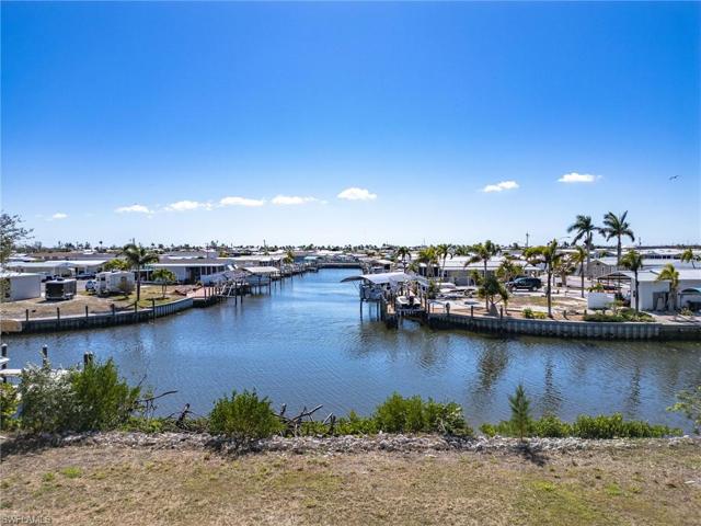 3881 Galt Island AVE, ST. JAMES CITY FL 33956
