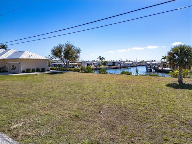 3881 Galt Island AVE, ST. JAMES CITY FL 33956
