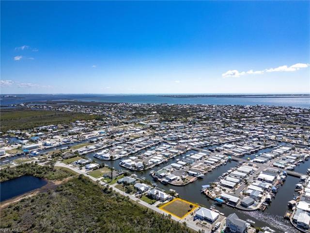 3881 Galt Island AVE, ST. JAMES CITY FL 33956