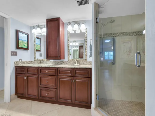 Frameless Tile Shower