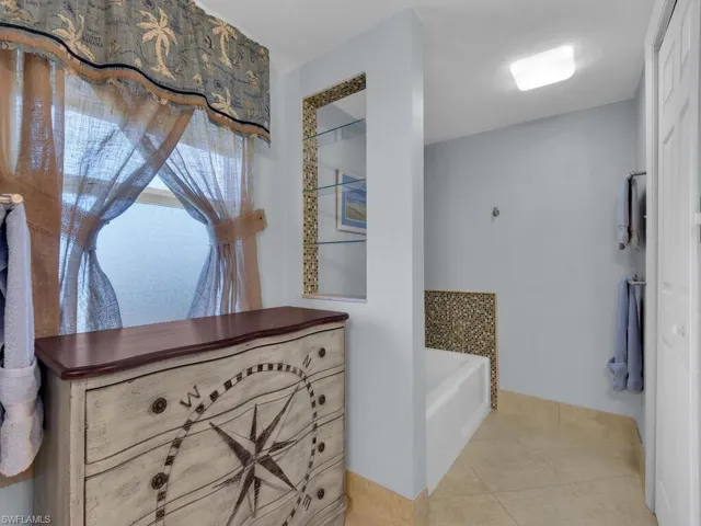 Separate Tub & Shower