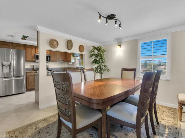 Dining Room & Kitchen