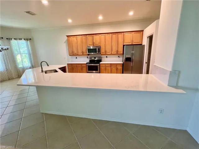 Kitchen has just been updated with new Quartz countertops