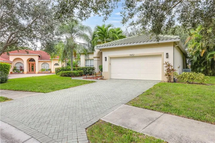 8452  Laurel Lakes  BLVD, Naples, FL 34119