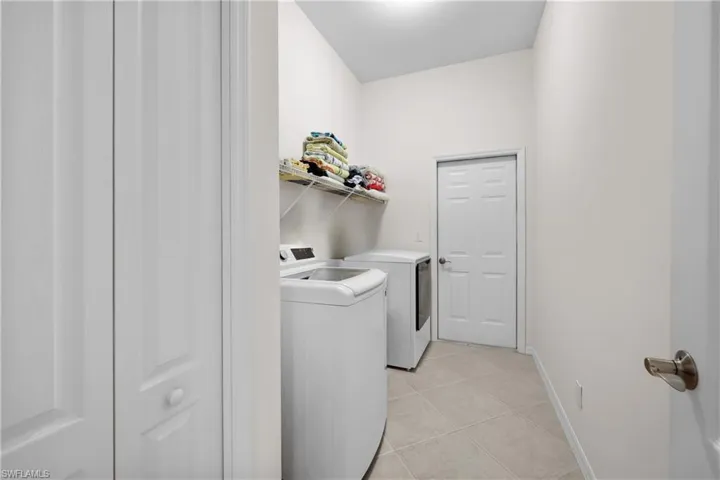 8452  Laurel Lakes  BLVD, Naples, FL 34119