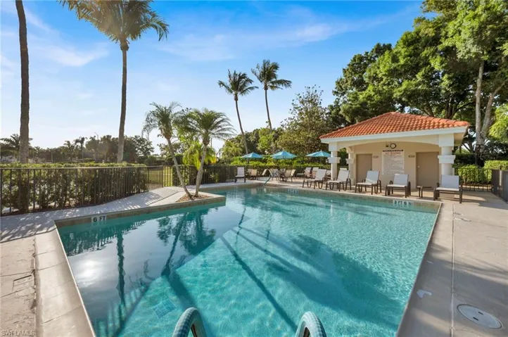 2460 Old Groves Rd 201, Naples, Florida 34109