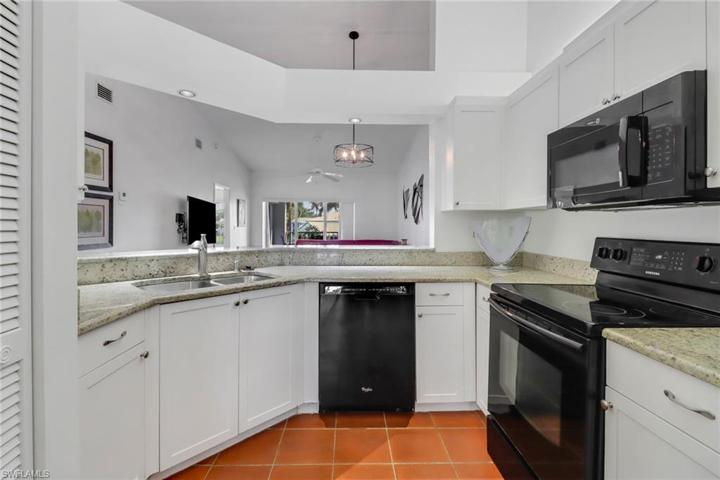 850  Tanbark  DR, Naples, FL 34108