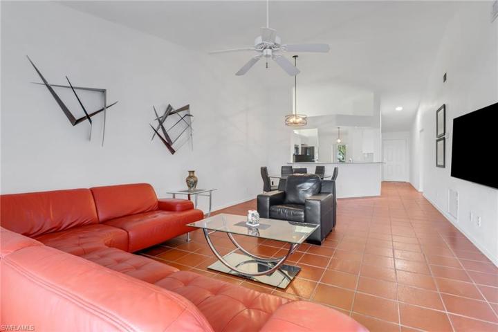 850  Tanbark  DR, Naples, FL 34108