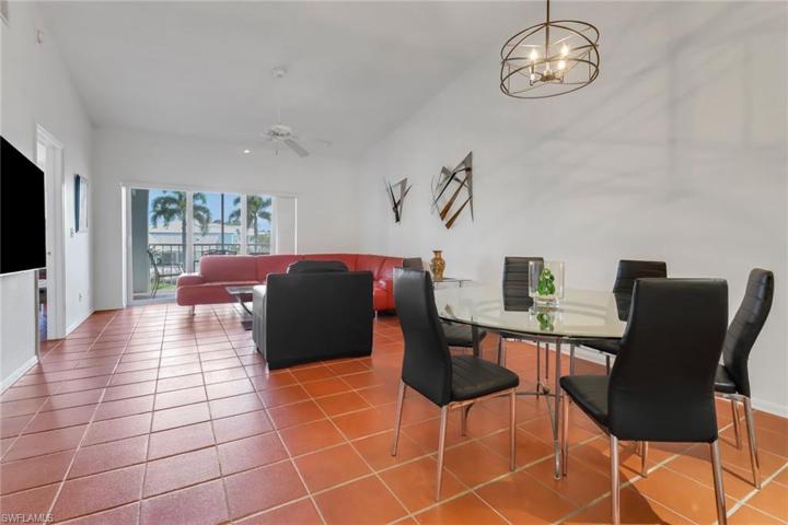 850  Tanbark  DR, Naples, FL 34108