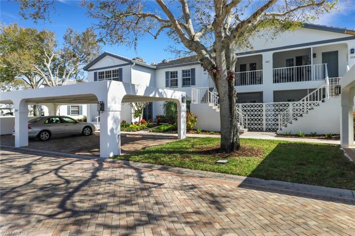 850  Tanbark  DR, Naples, FL 34108