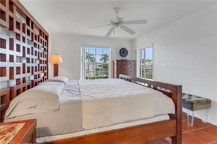 850  Tanbark  DR, Naples, FL 34108