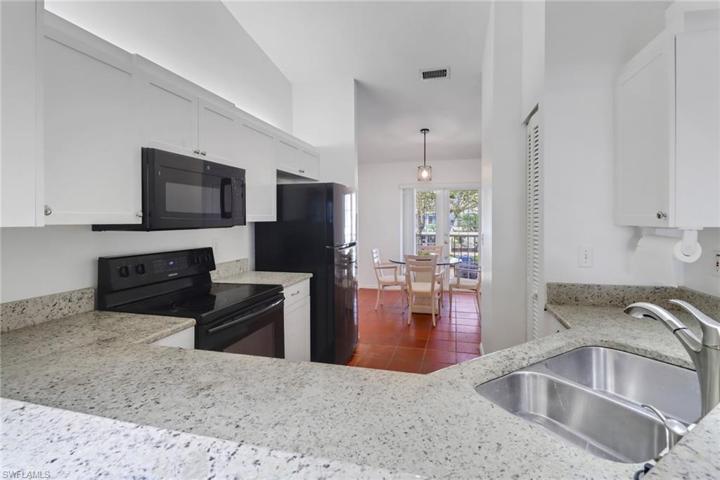 850  Tanbark  DR, Naples, FL 34108