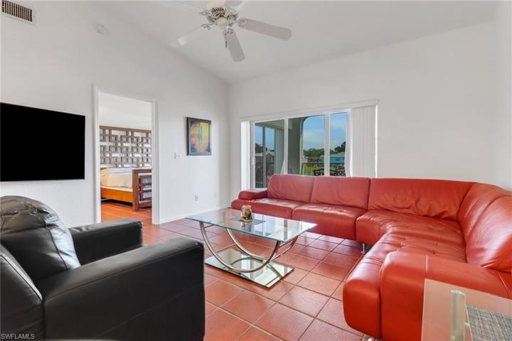 850  Tanbark  DR, Naples, FL 34108