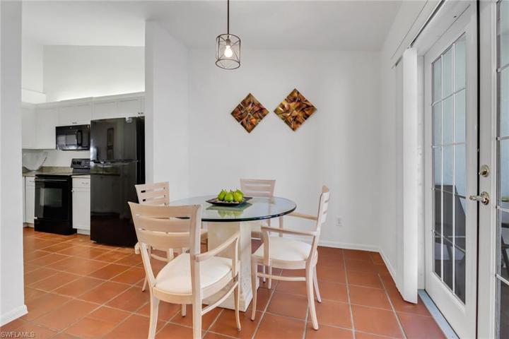 850  Tanbark  DR, Naples, FL 34108
