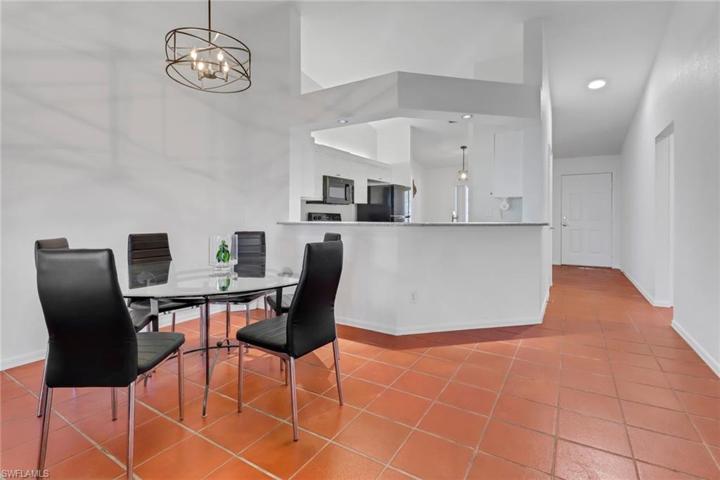 850  Tanbark  DR, Naples, FL 34108