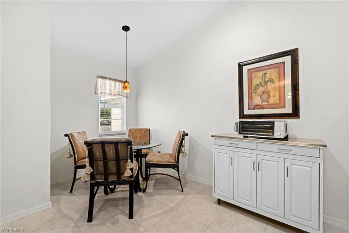 Kitchen Dining Area