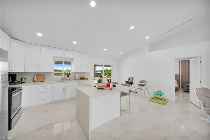 512 Nw 24th Ave, Cape Coral, Florida 33993