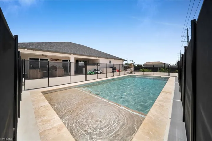 512 Nw 24th Ave, Cape Coral, Florida 33993