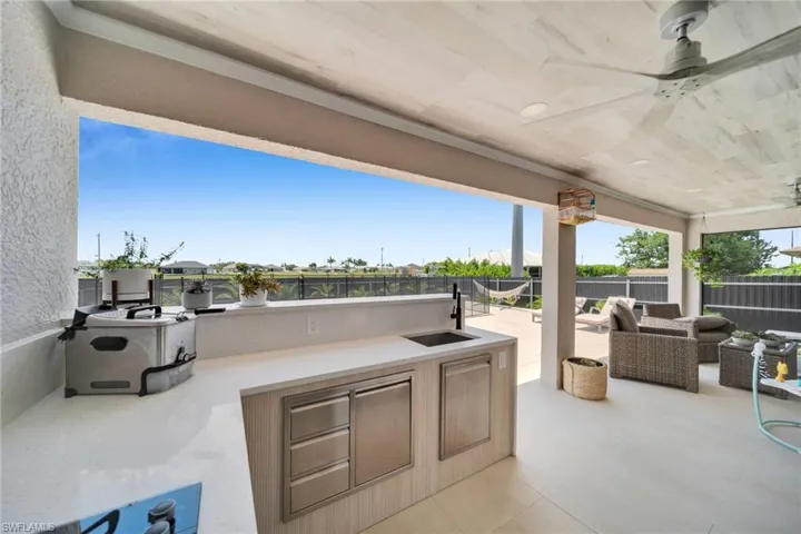 512 Nw 24th Ave, Cape Coral, Florida 33993