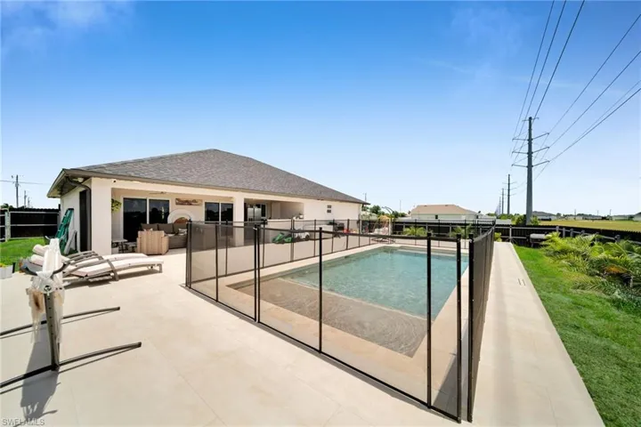 512 Nw 24th Ave, Cape Coral, Florida 33993