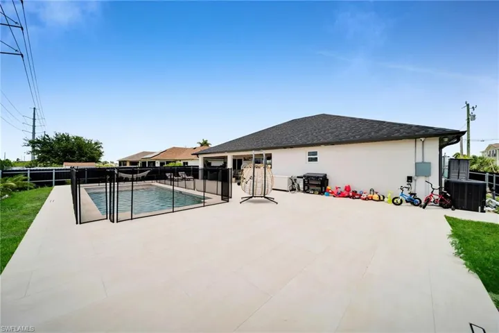 512 Nw 24th Ave, Cape Coral, Florida 33993