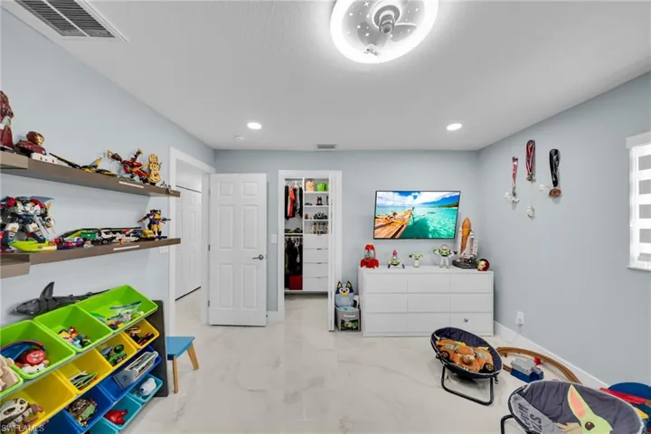 512 Nw 24th Ave, Cape Coral, Florida 33993