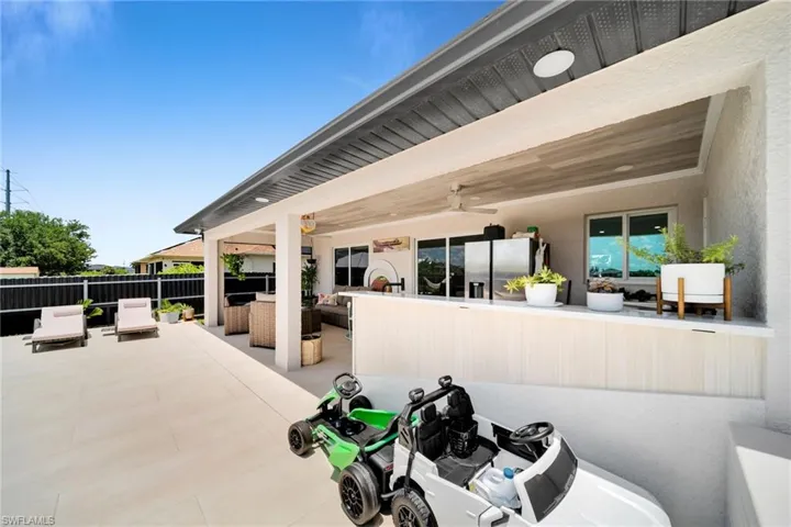 512 Nw 24th Ave, Cape Coral, Florida 33993
