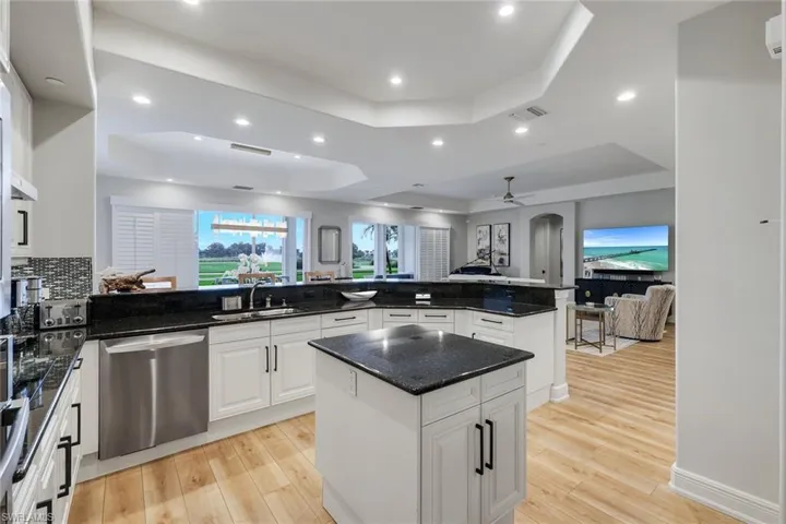 588 Avellino Isles Cir 20101, Naples, Florida 34119